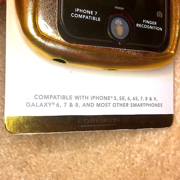 Armband & Storage Compartment (for phone) - Picture 3 of 6